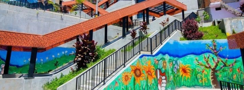 IMG 4 Gorila comuna 13 medellin by cr studio 3D