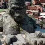 El Gorila gigante comuna 13 medellin escultura monumental urbana modelado e impresion 3d crstudio colombia