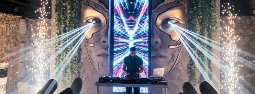 Portada Blog DJ en Vivo Sobre el Guardian del Cielo by CRSTUDIO en Zenith rooftop Medellin Colombia