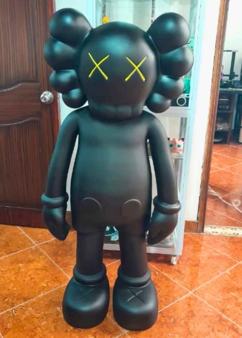 Escultura Kaws -2