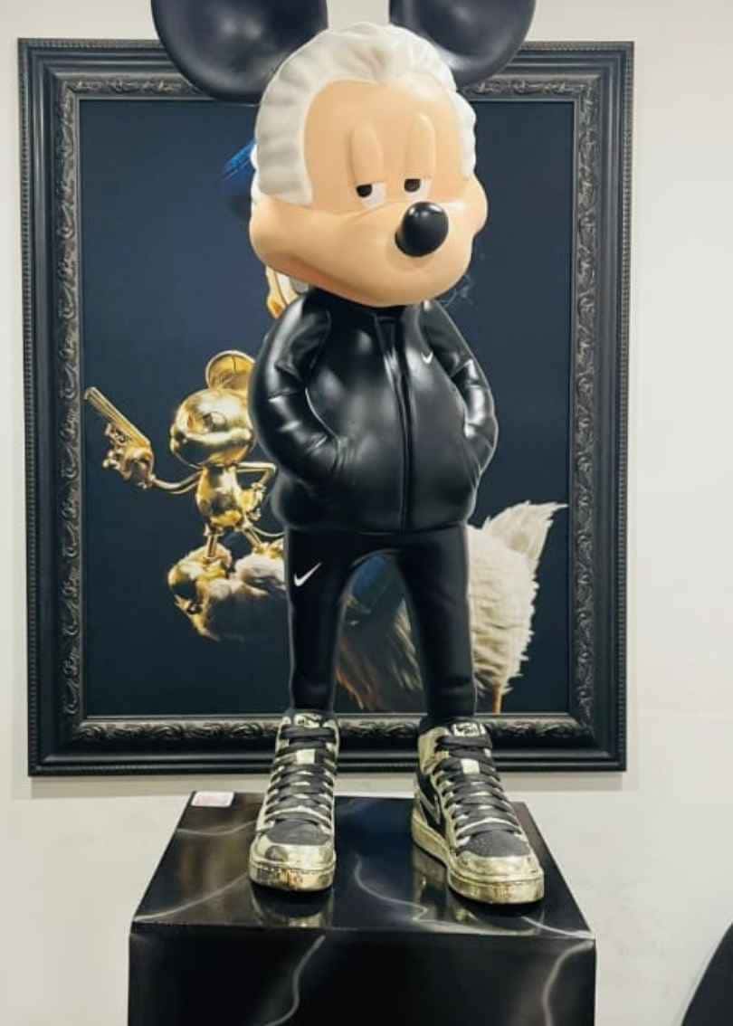Escultura Mickey Sport